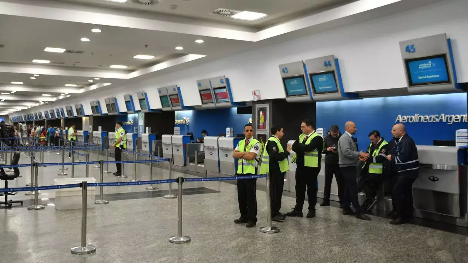 Sin actividad en Ezeiza ni Aeroparque Jorge Newbery por la medida de fuerza.