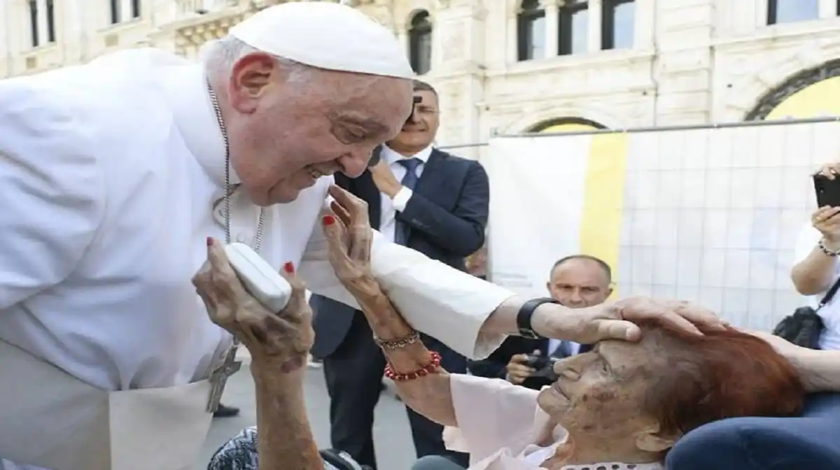 EL PAPA FRANCISCO CONDENA el USO de la FE «para aprovecharse de la gente»