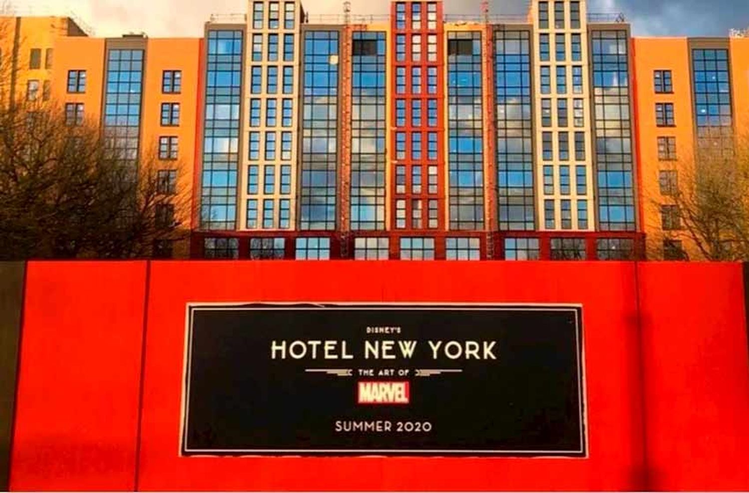 Vuelve a abrir Disneyland París y se inaugura el primer hotel de súper héroes Marvel