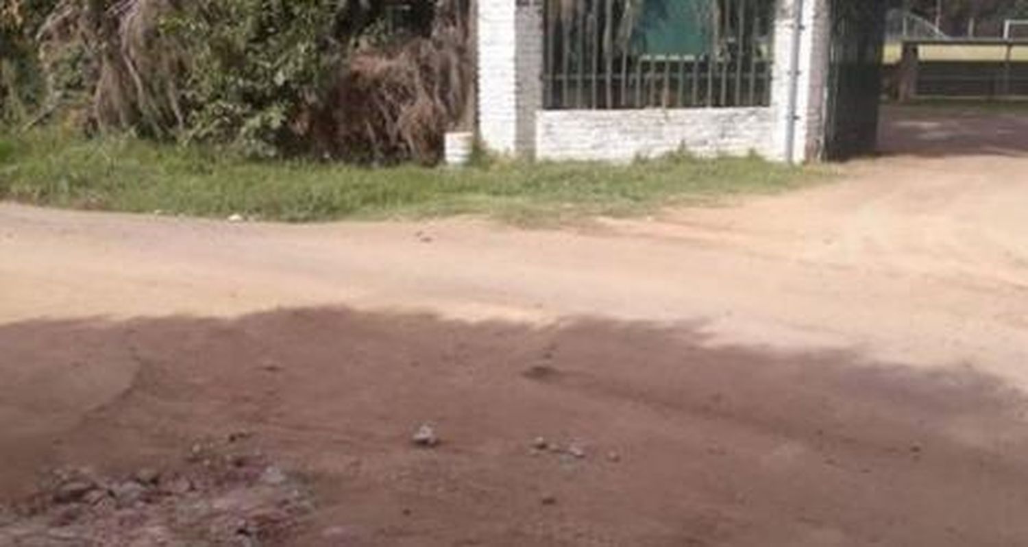 La calle de la cancha sin luz