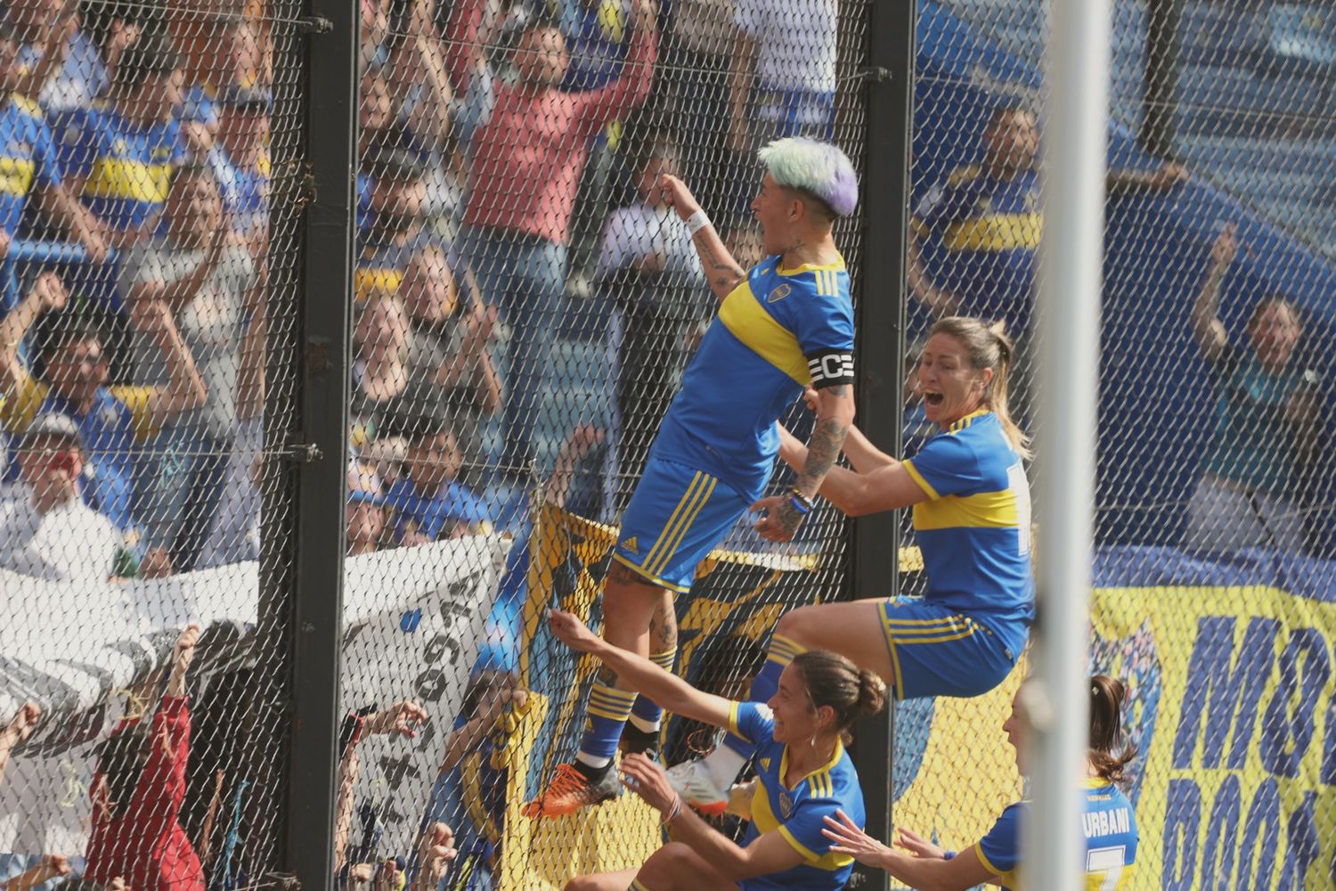 Boca, con Huber, otra vez campeón femenino