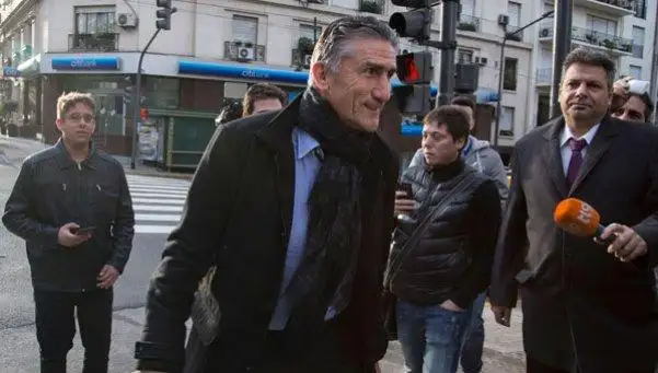 Hubo reunión con Bauza, el primero de varios candidatos para la Selección