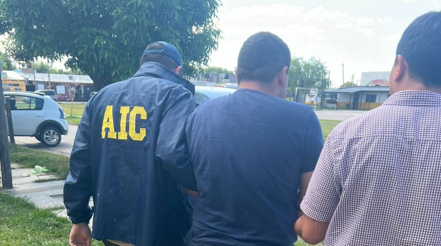 Detuvieron a un policía por el robo millonario al Pago Fácil de Santa Fe