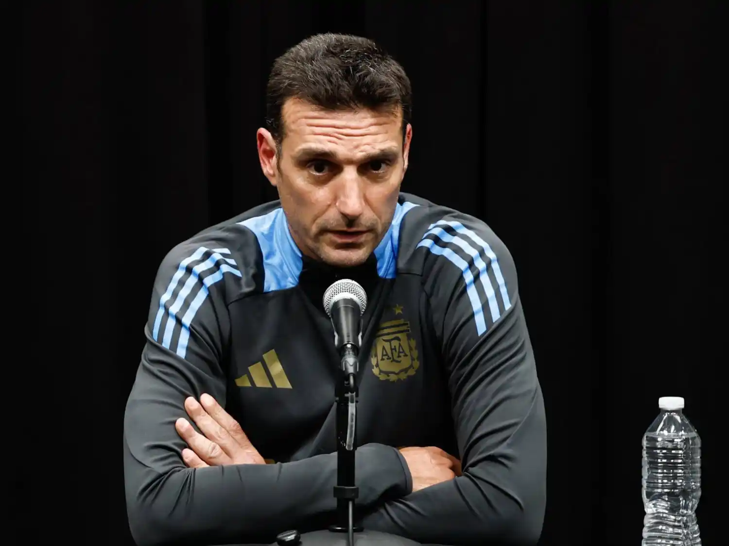 La reflexión de Scaloni por la muerte de Russo: "Ha dejado un legado de cómo debe ser uno"