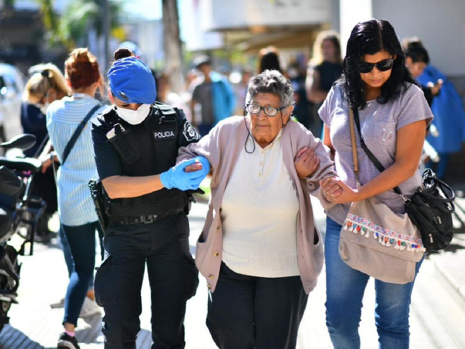 Este martes los bancos pagarán a jubilados y pensionados con DNI terminados en 6 ó 7