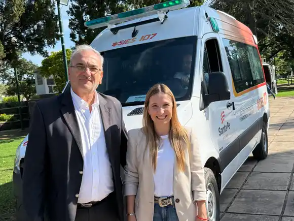 Calvo y Chivallero participaron de la entrega de nuevas unidades para el Dpto Castellanos