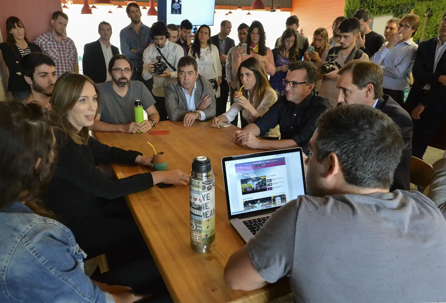 La Plata: Vidal visitó nuevas oficinas de Globant, una empresa de software que invirtió USD 12.000 millones