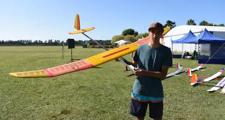Con Juan Barros, San Pedro se mostró para recibir un Mundial