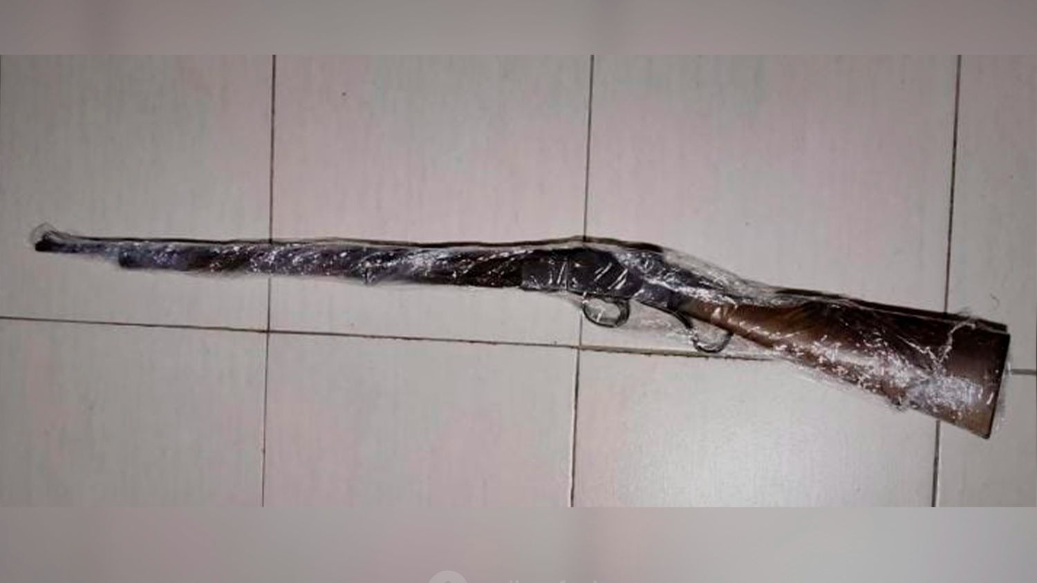 Secuestran una carabina calibre 22 y aprehenden a un hombre en un control vehicular en San Cristóbal