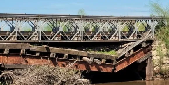 Impresionantes imágenes: un puente sobre la Ruta 69-S está a punto de colapsar