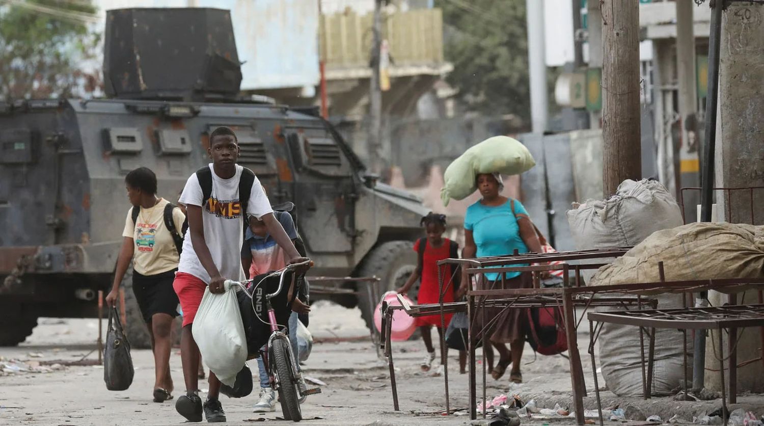 Miles de haitianos huyen de la anarquía provocada por las bandas