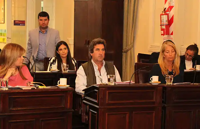 Ven a López responsable de la crisis municipal