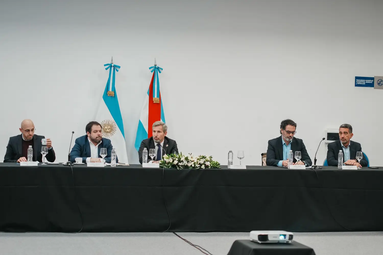 El gobernador participó en una mesa de trabajo sobre litigiosidad laboral y su impacto en el desarrollo económico de Entre Ríos