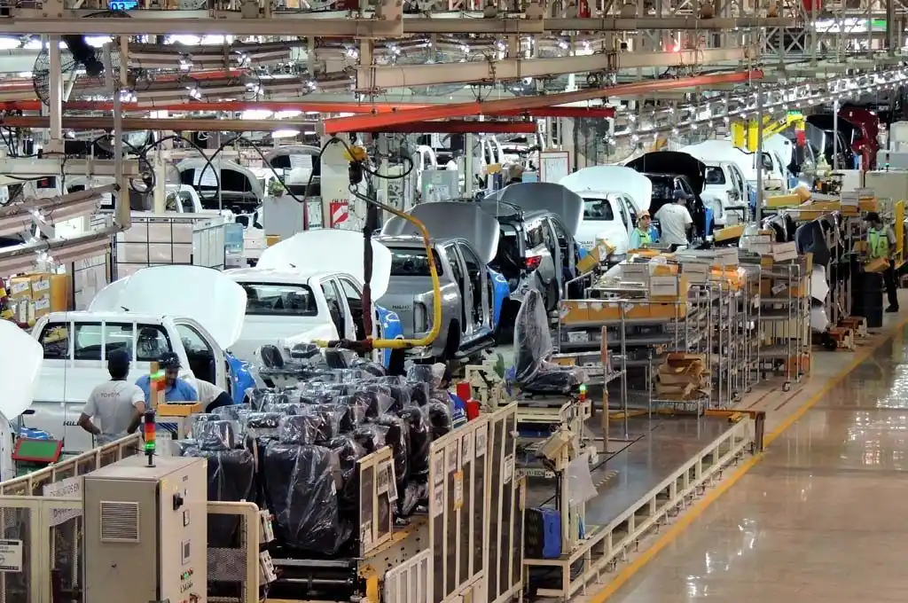 La polémica de los 200 puestos con secundario completo: ¿Qué dicen Toyota y PBA?