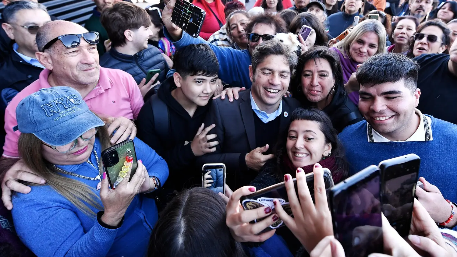 En su gira por Córdoba, Kicillof volvió a cuestionar a Milei.