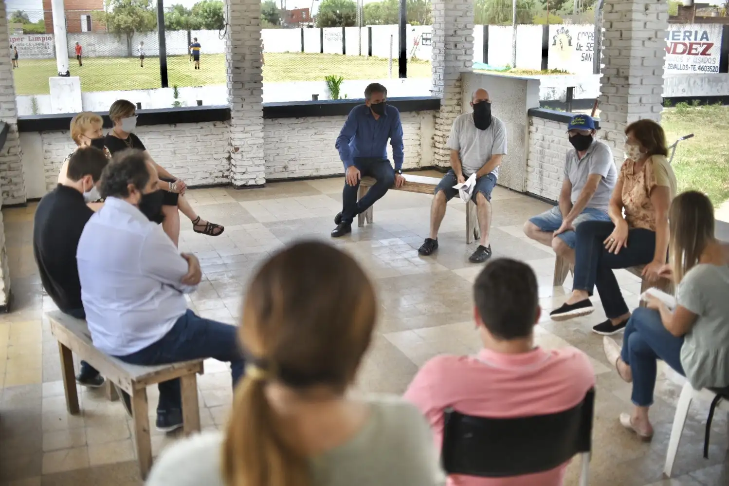 Jatón se reunió con vecinos para definir mejoras en barrio Transporte