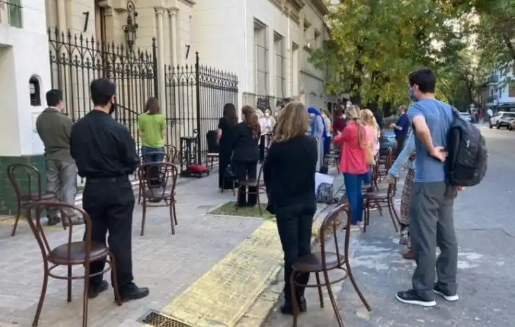 Segunda Ola Covid en Provincia: Arzobispo de La Plata consideró "desproporcionadas" las restricciones al culto religioso