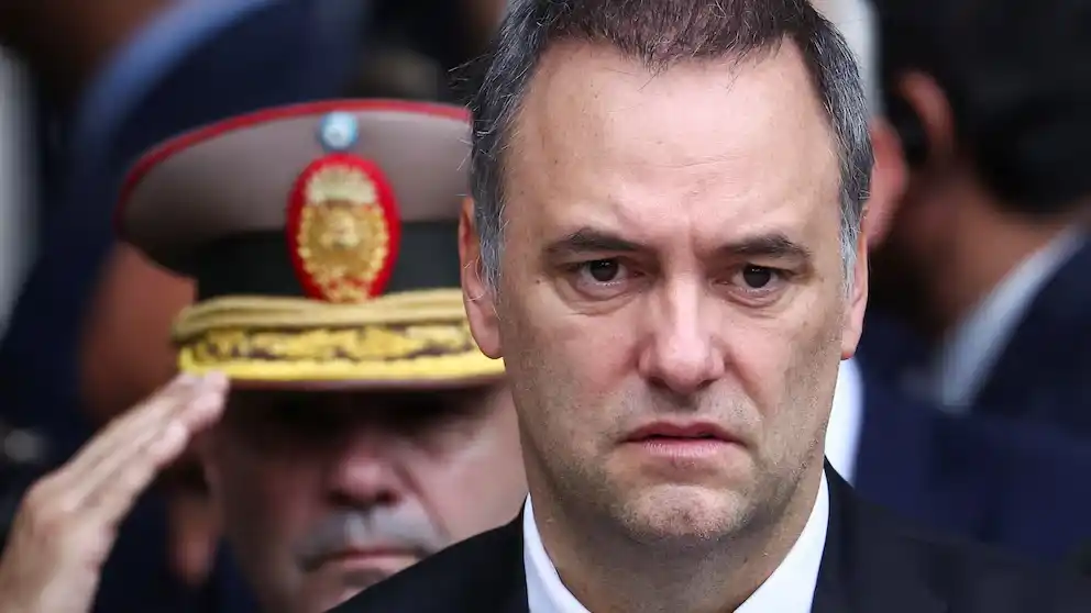 Caso Adorni: la inmobiliaria aseguró que el departamento de Caballito se ofreció a USD 340.000 y las jubiladas solo pusieron la firma