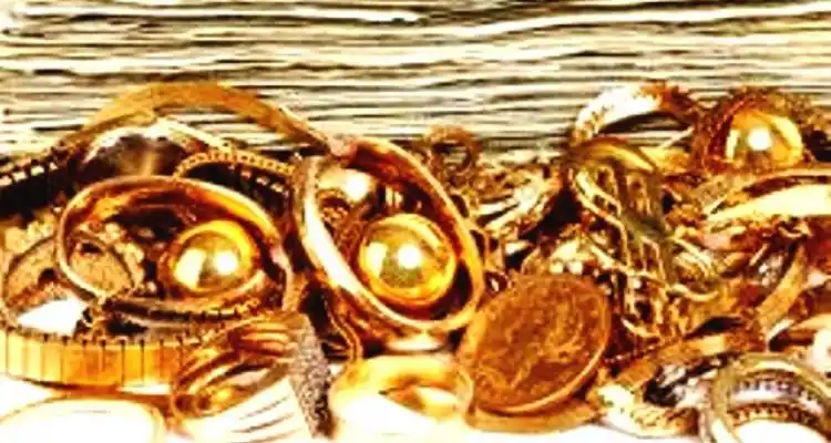 Engañan a ancianos para robarles dinero y joyas