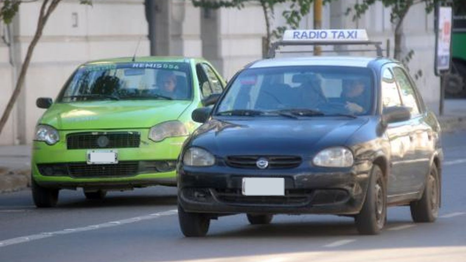 Robo al volante: un taxista y un remisero víctimas de delincuentes