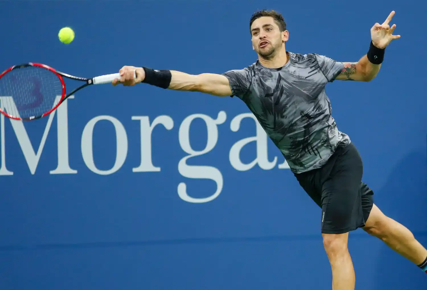 Androzzi venció a Ivashka y avanzó a la segunda ronda