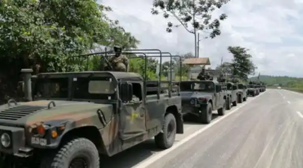 Ecuador moviliza tropas a la frontera con Perú para frenar migración venezolana