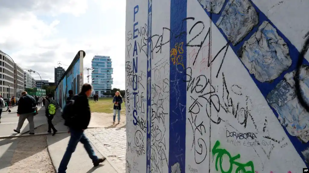 Alemania: Sigue el contraste entre el este y oeste a 30 años de la caída del Muro de Berlín