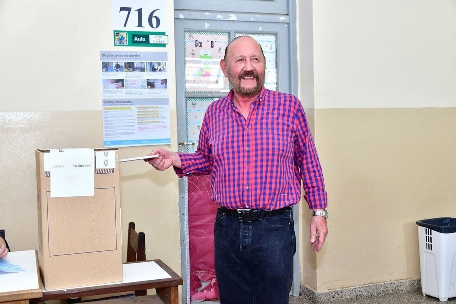 El gobernador Gildo Insfrán votó en Laguna Blanca