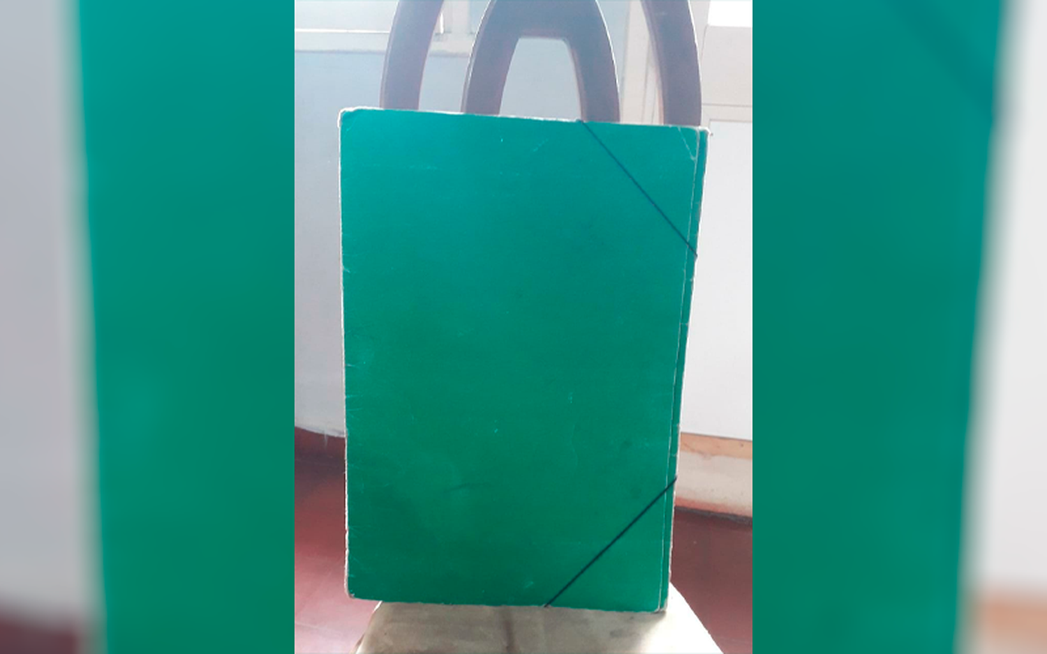 Carpeta de dibujo encontrada en Plaza Belgrano