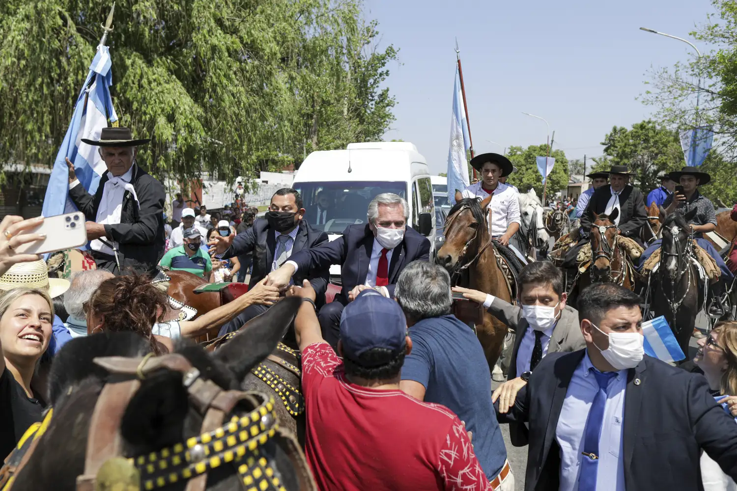 Alberto Fernández recorrió ayer varias ciudades de la provincia de Tucumán.