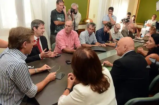 Bahillo y Bahl entregaron aportes a Juntas de Gobierno y se reunieron con cooperativistas 