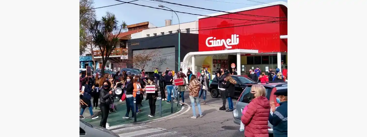 Pedido de reapertura comercial: "Están matando la industria marplatense"