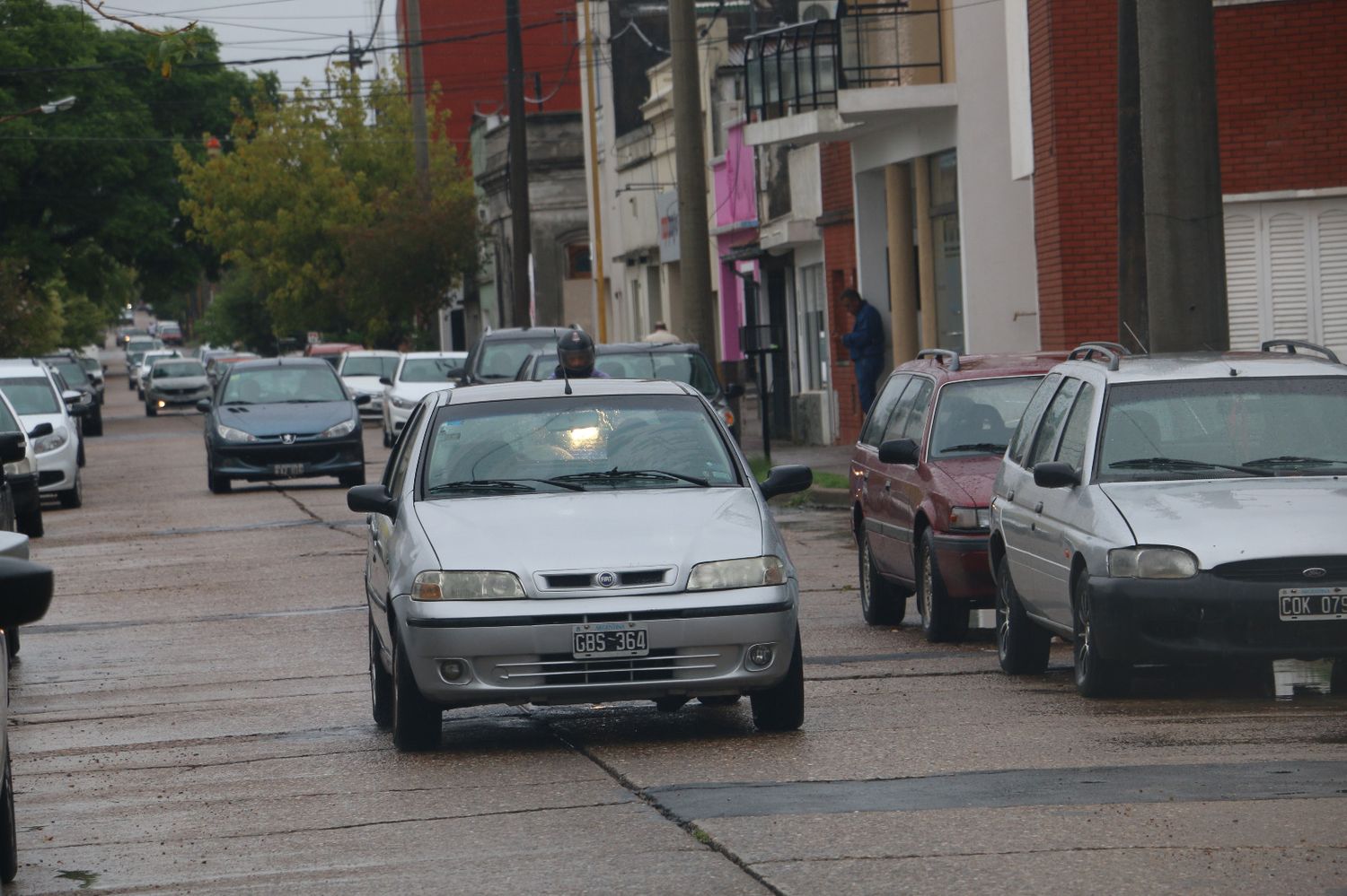 Luego de varios días sofocantes, llegó el alivio a la ciudad: rige alerta amarilla por tormentas para la tarde