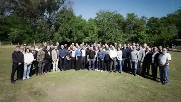 Intendentes del peronismo bonaerense respaldan a Kicillof y lo proyectan como líder para 2027