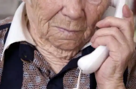 Mediante el cuento del tío le robaron 170 mil pesos a un anciano