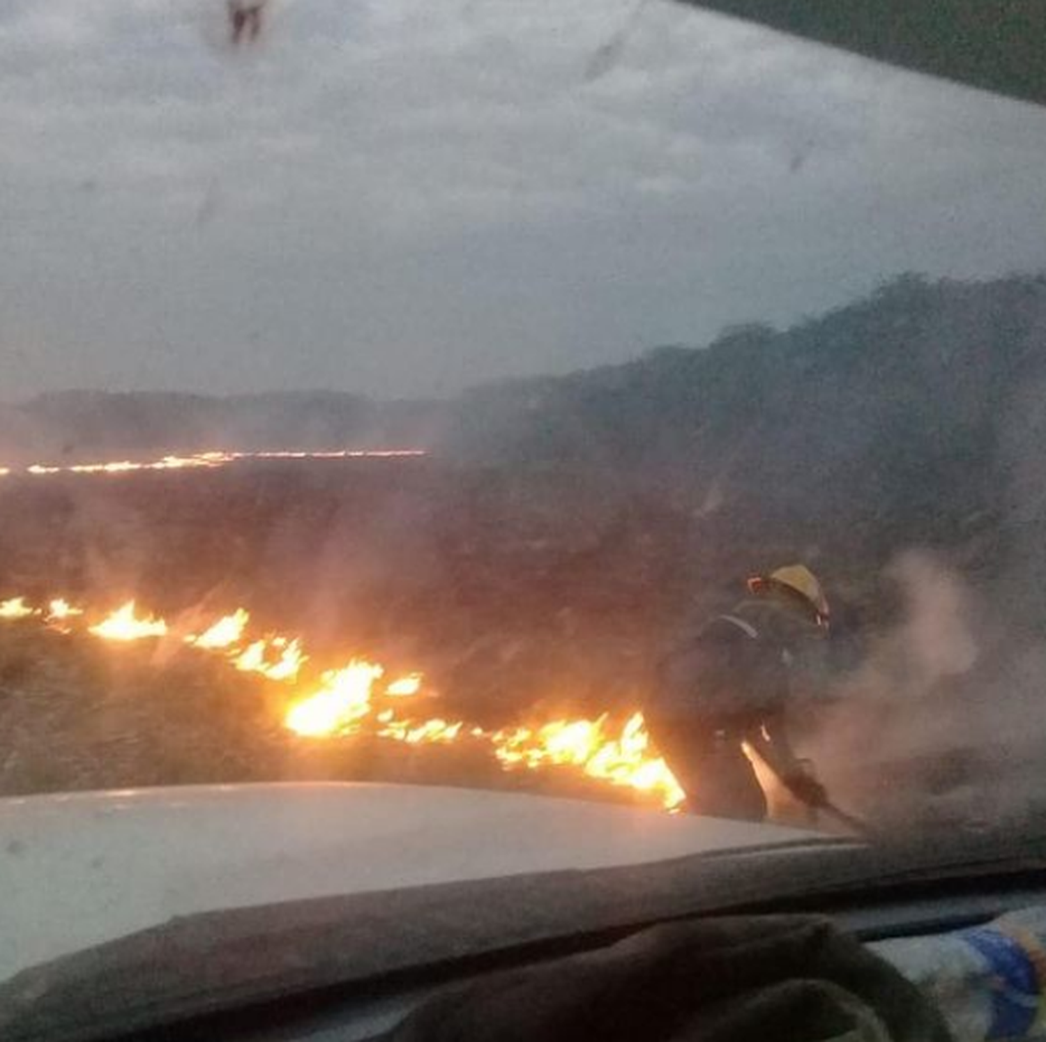 Bomberos sofocaron un incendio después de cinco horas