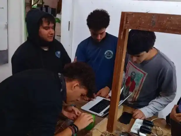 Innovador sistema antirrobo ideado por estudiantes de una técnica uruguayense