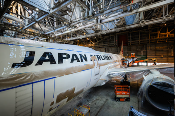 Japan Airlines aplica tecnología Riblet-Shaped al Boeing 787 para disminuir el consumo de combustible