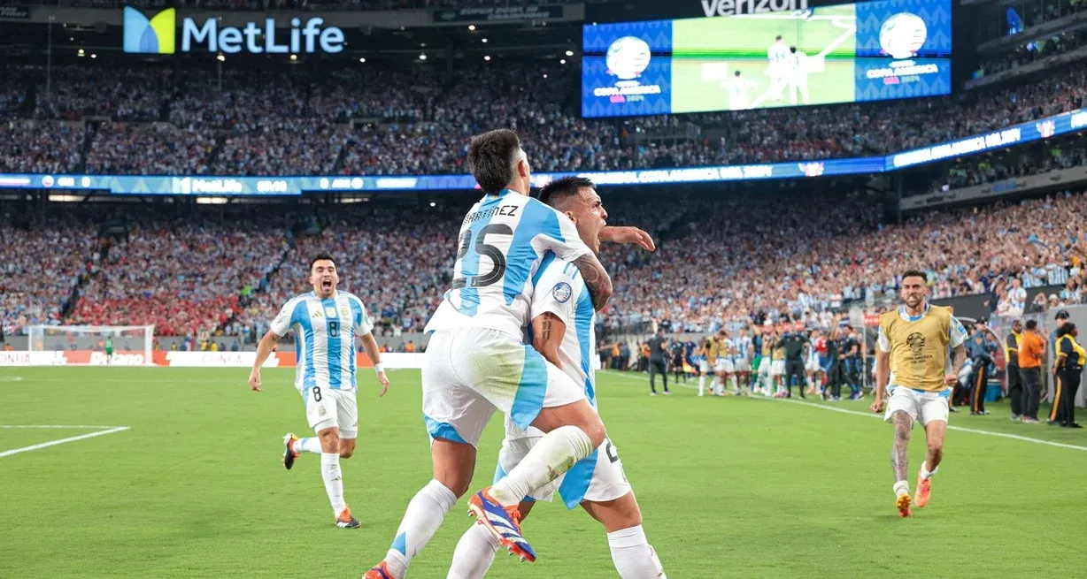 Lautaro Martínez, que venía peleado con el arco en estos últimos tiempos de selección, fue el encargado de marcar el tanto de la victoria y la justicia. Crédito: Reuters