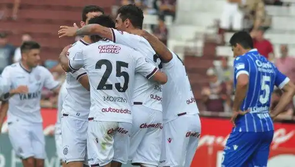 Lanús volvió a su mejor versión y goleó a Godoy Cruz