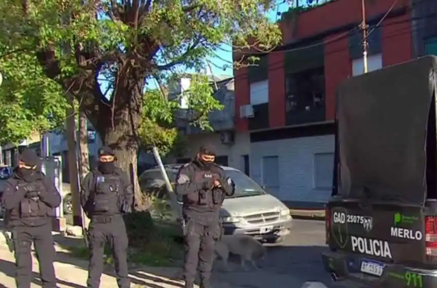 Horror en la toma de Caseros: un policía mató al secuestrador y encontró muerto al rehén