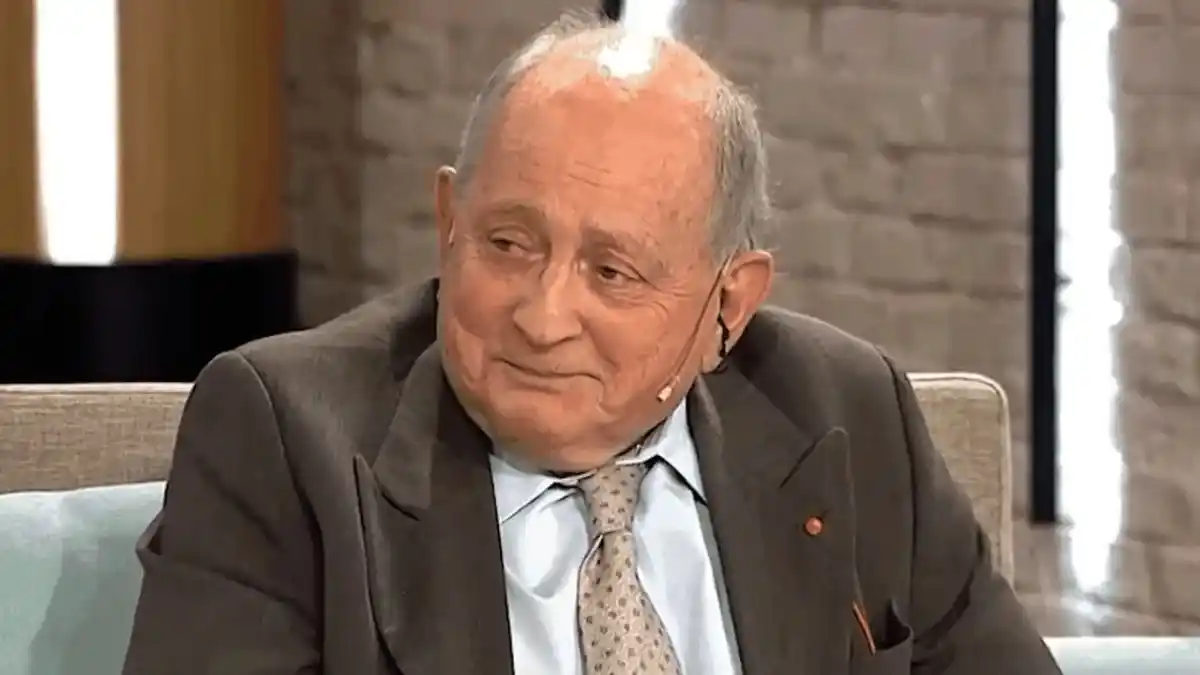 Internaron a “Chiche” Gelblung por un cuadro febril
