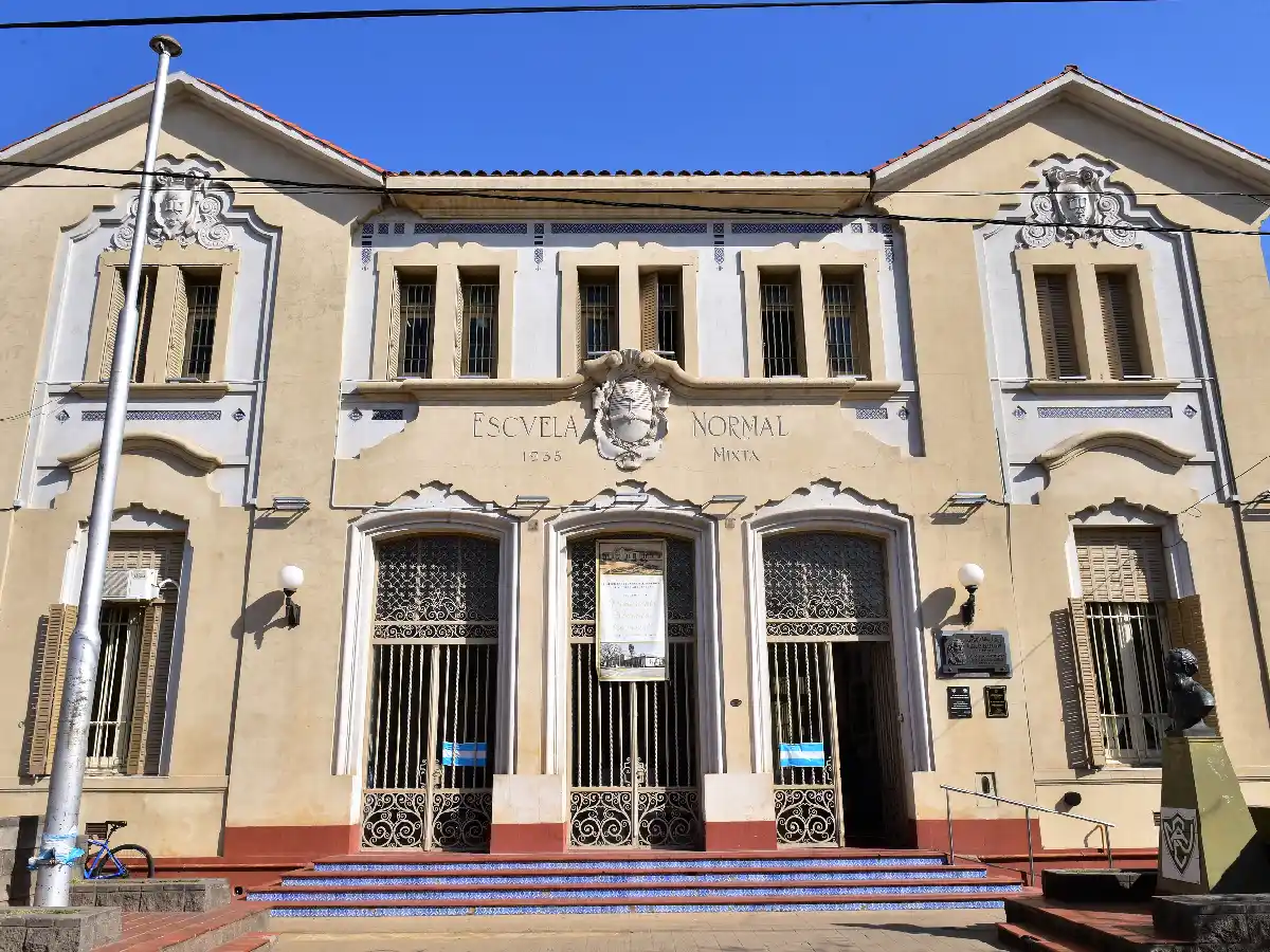 Avanza en diputados el proyecto para que el edificio de la Escuela Normal sea monumento histórico nacional