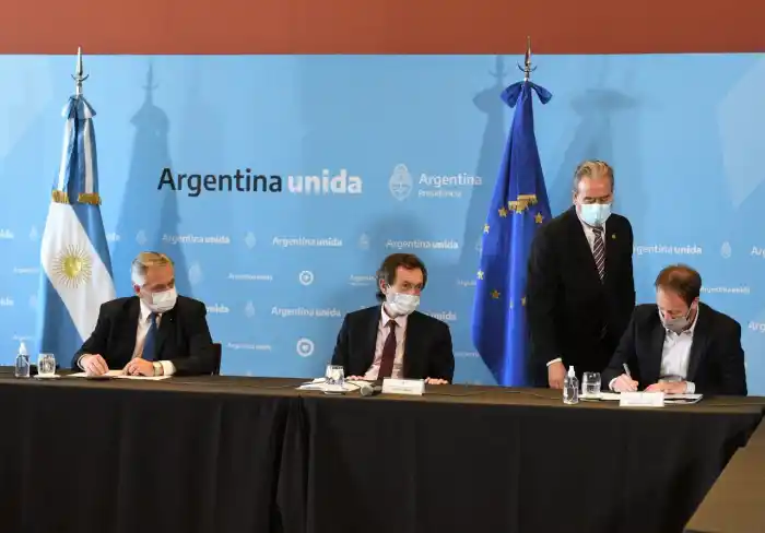 Suscriben convenio con el Banco Europeo de Inversiones para financiar obras en la cuenca del Río Salado