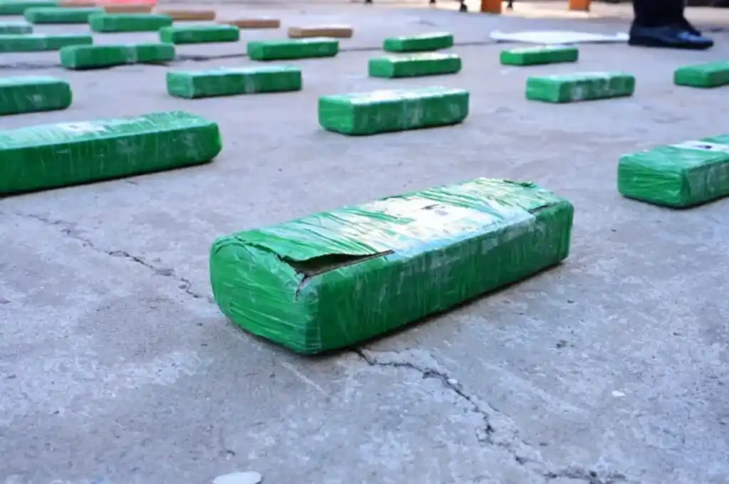 Estas acciones permitieron el secuestro de más de 243 millones de pesos en efectivo, 14 kilos de cocaína y 135 de marihuana, además de la desarticulación de una banda narco en Concordia, asestando un fuerte golpe al crimen organizado en la provincia. Foto: Gob. ER