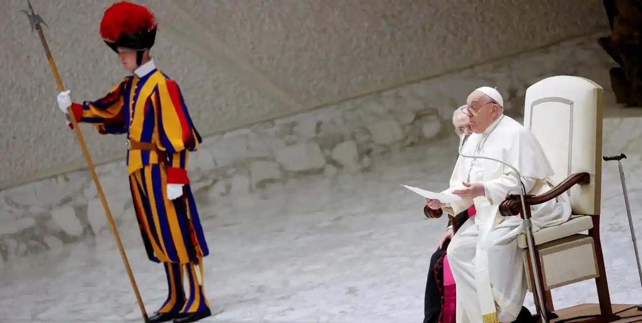 El Papa Francisco denunció los bombardeos israelíes que dejaron varios niños palestinos muertos, ante lo que la Cancillería de Israel lo cruzó por sus declaraciones. Foto: REUTERS / Ciro De Luca.