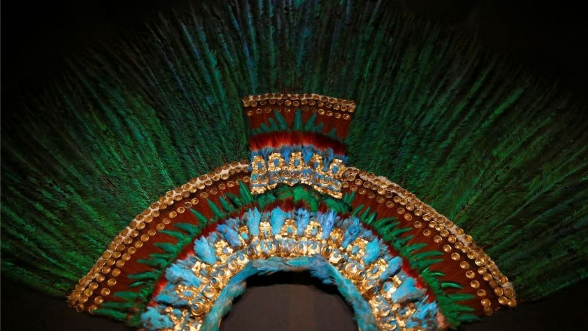 Mexicanos hackean un museo de Austria para exigir el penacho de Moctezuma