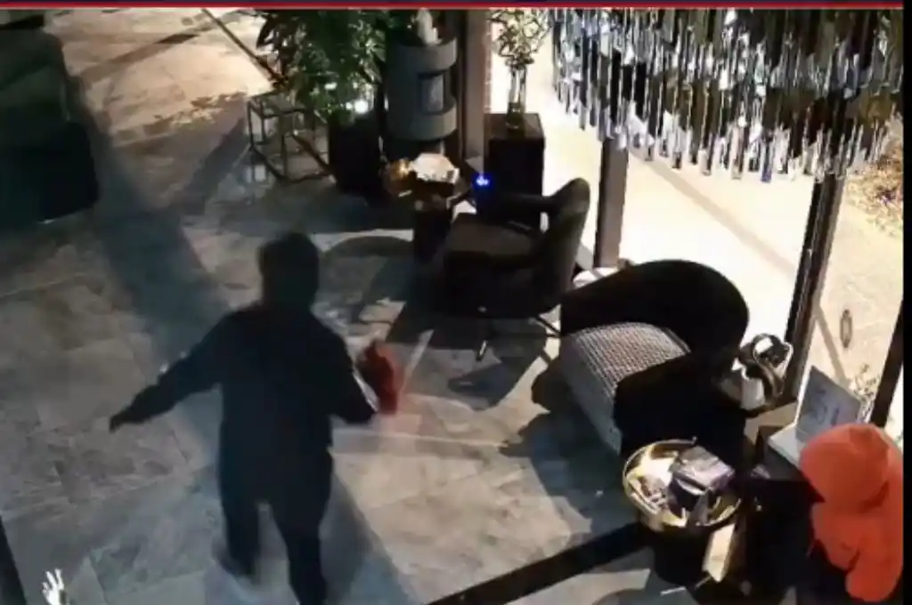 Intentó prender fuego un salón de belleza