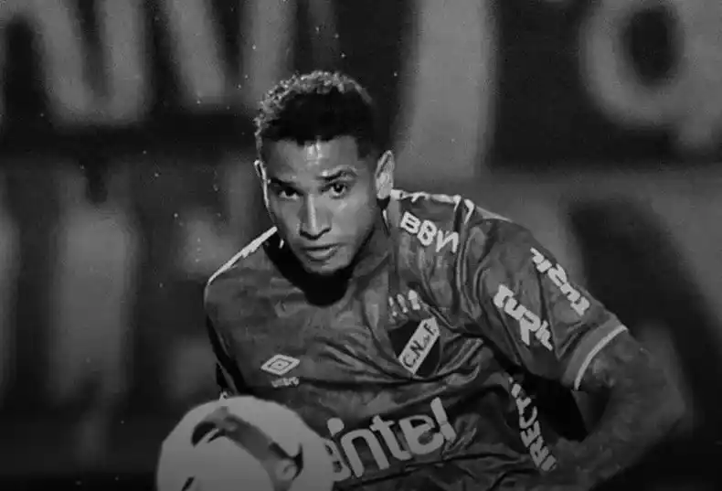 Juan Izquierdo, futbolista uruguayo.