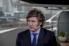 Milei: "O financiamos películas que no mira nadie o le damos de comer a la gente"